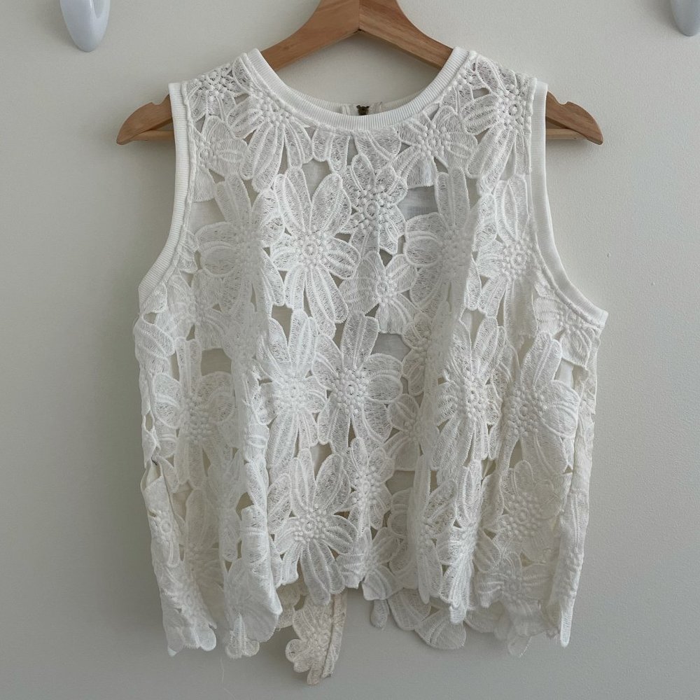 NWT Lace White Sleeveless Top S